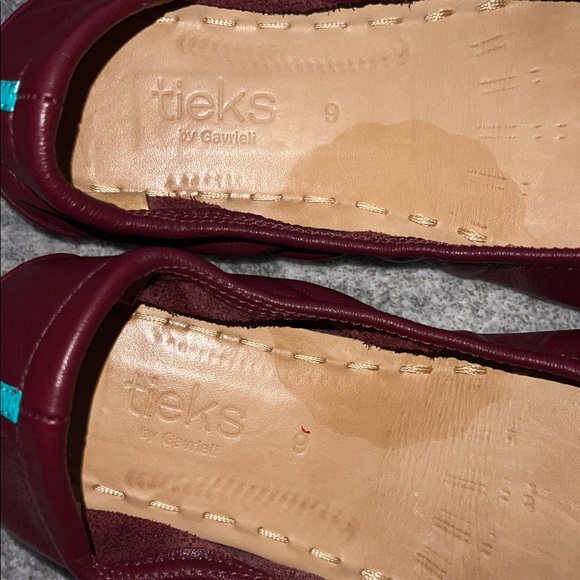 Tieks Burgundy Flat - Picture 8 of 11